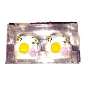 🆕🎁 Beehive honeycomb Salt and pepper shakers 🆕